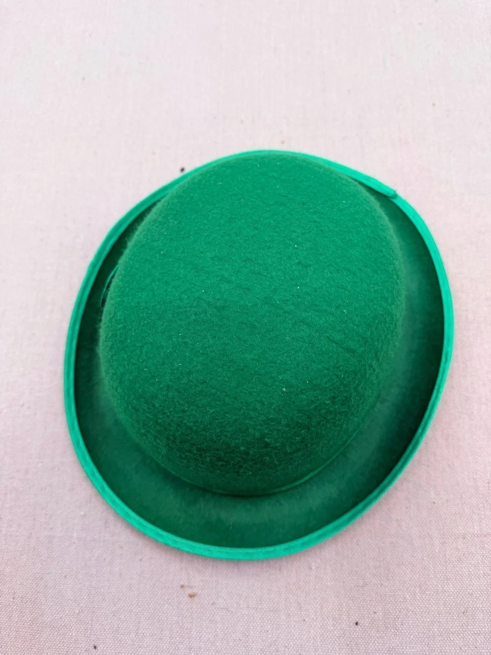 Classic Green Felt Bowler Hat - Men’s Fashion Accessory